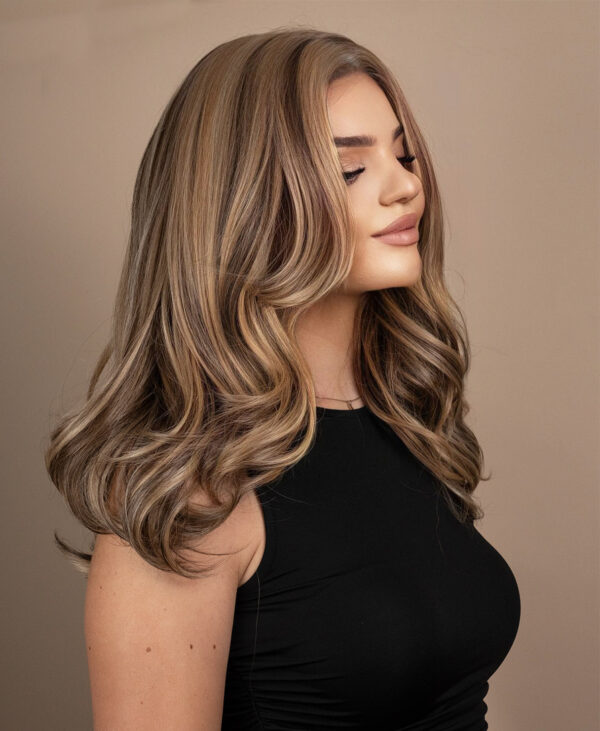 vegan fiber blowout wig 18" blonde highlights.