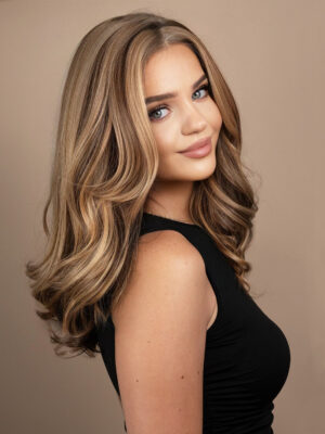 vegan fiber blowout wig 18" blonde highlights.