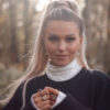 ponytail - #60 platinum blonde. - 24 inches