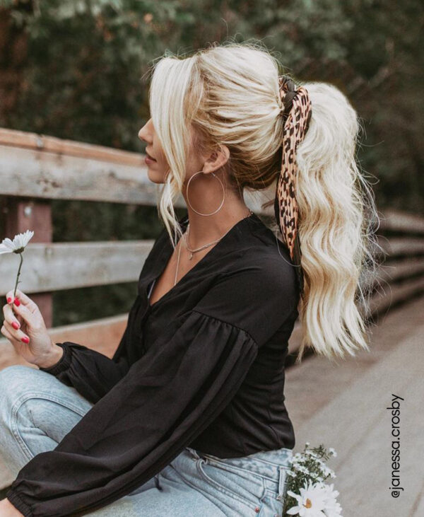 ponytail - #60 platinum blonde. - 24 inches