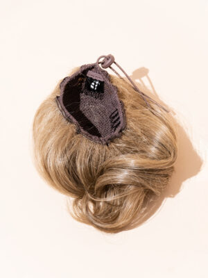 vegan fiber messy bun - ash blonde.