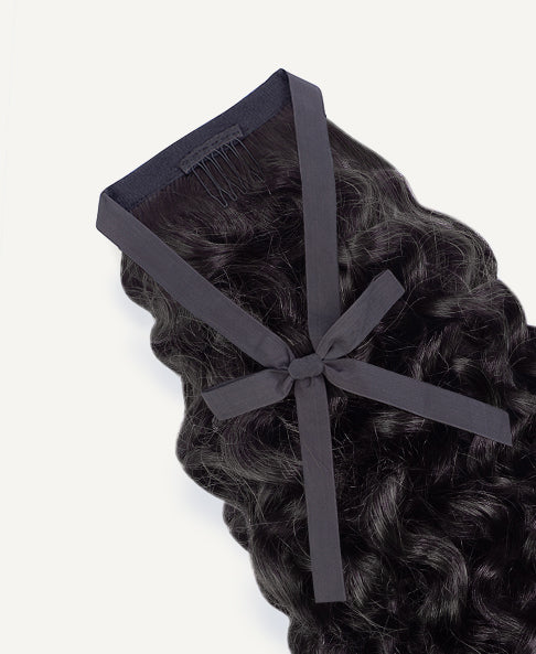 curly ponytail - #1b natural black. - 14 inches